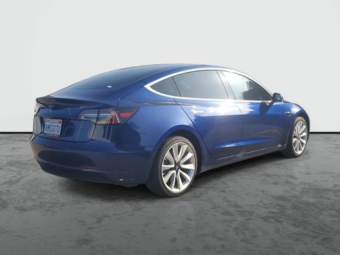 Used 2019 Tesla Model 3 Standard Range Plus image 4