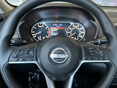 Used 2024 Nissan Altima 2.5 SV FWD image 16