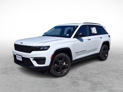 Used 2023 Jeep Grand Cherokee Limited w/ Black Appearance Package