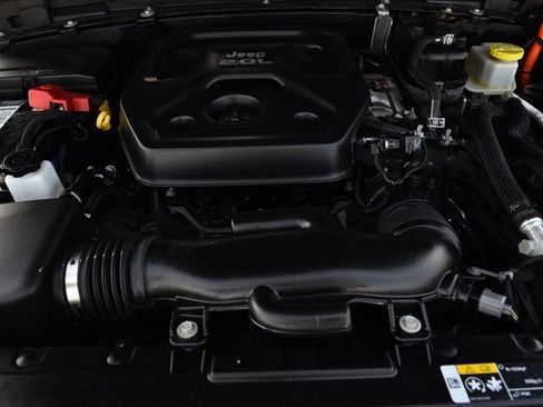 Used 2021 Jeep Wrangler Unlimited Sahara w/ Cold Weather Group AWD/4WD image 24