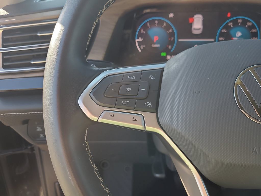 Used 2024 Volkswagen Atlas SE FWD image 29