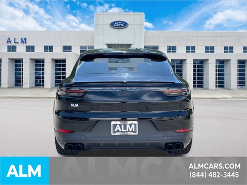 Used 2022 Porsche Cayenne S image 7