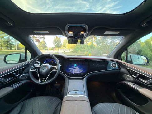 Certified 2023 Mercedes-Benz EQS 580 4MATIC SUV image 2