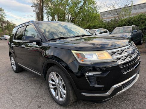 Used 2018 Ford Explorer Limited image 3