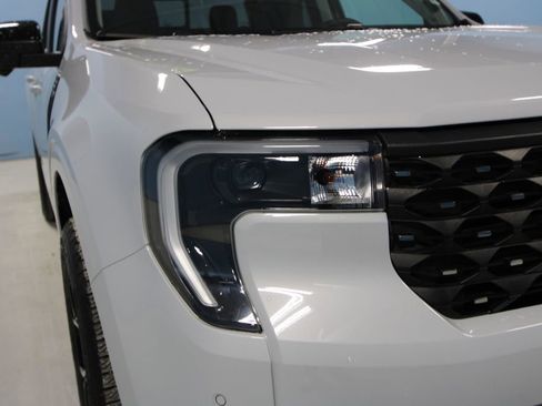 Used 2025 Ford Maverick Lariat image 34