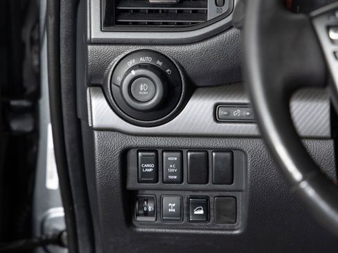 Used 2021 Nissan Titan PRO-4X w/ Pro-4x Convenience Package image 33