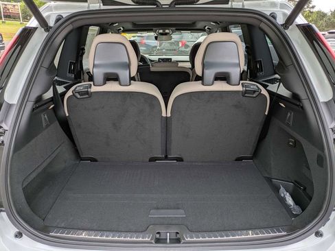 New 2026 Volvo XC90 T8 Plus w/ Protection Package Premier AWD/4WD image 13