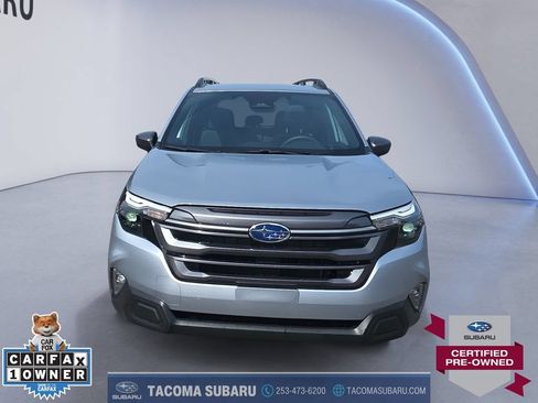 Used 2025 Subaru Forester Premium AWD/4WD image 8
