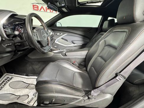 Used 2017 Chevrolet Camaro LT RWD image 15