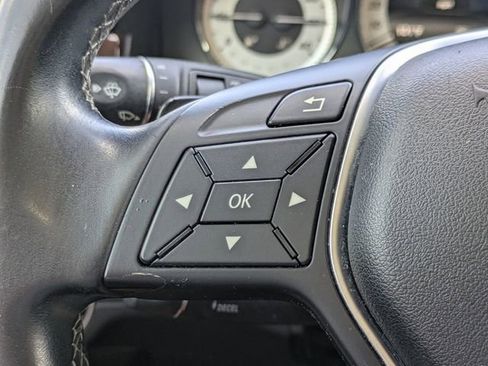 Used 2015 Mercedes-Benz GLK 350 4MATIC image 29