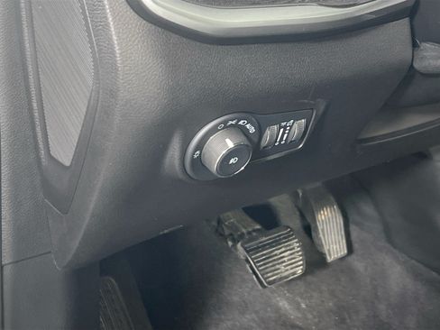Used 2022 Jeep Compass Latitude AWD/4WD image 10