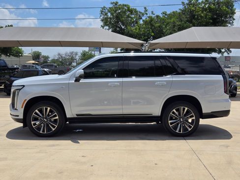 Certified 2026 Cadillac Escalade Sport AWD/4WD image 4