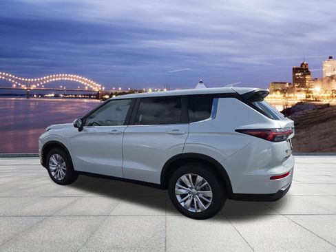 New 2026 Mitsubishi Outlander ES image 3
