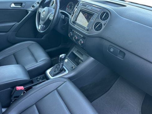 Used 2017 Volkswagen Tiguan Wolfsburg Edition FWD image 16