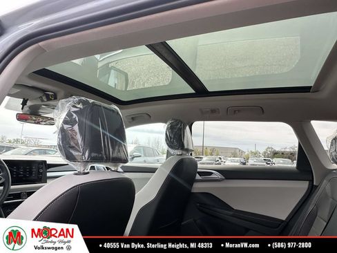 Used 2026 Volkswagen Taos SE FWD image 11