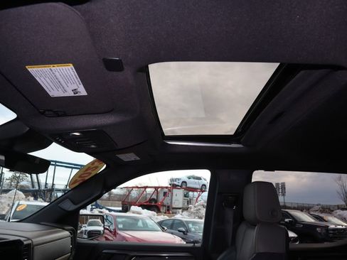 Used 2023 Chevrolet Silverado 1500 ZR2 w/ Technology Package image 24