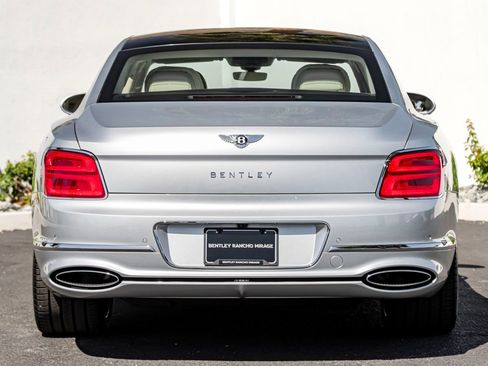 Used 2026 Bentley Flying Spur Plug-In Hybrid AWD/4WD image 13