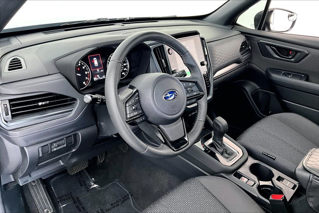 Used 2025 Subaru Forester Premium AWD/4WD image 16
