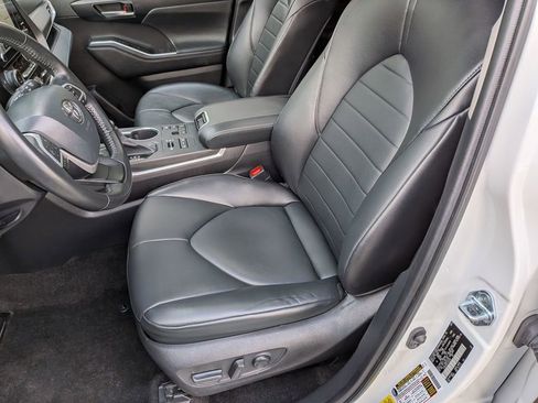 Used 2023 Toyota Highlander XLE image 24