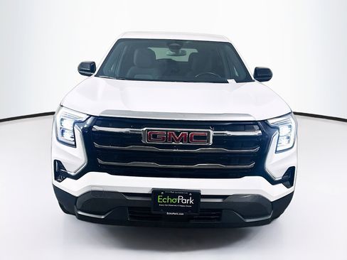 Used 2026 GMC Terrain Elevation FWD image 2