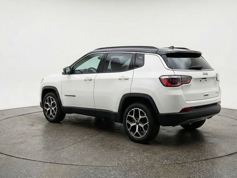 Used 2025 Jeep Compass Trailhawk AWD/4WD image 6