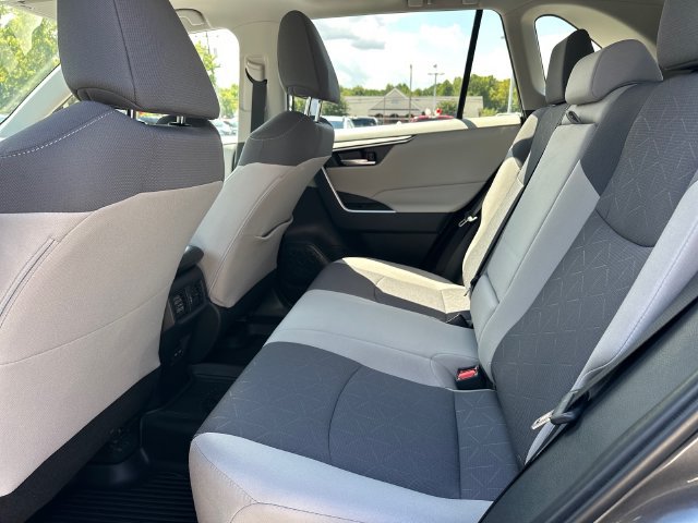 Used 2024 Toyota RAV4 XLE w/ Convenience Package FWD image 14