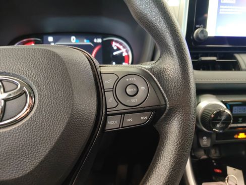 Used 2025 Toyota RAV4 XLE FWD image 16