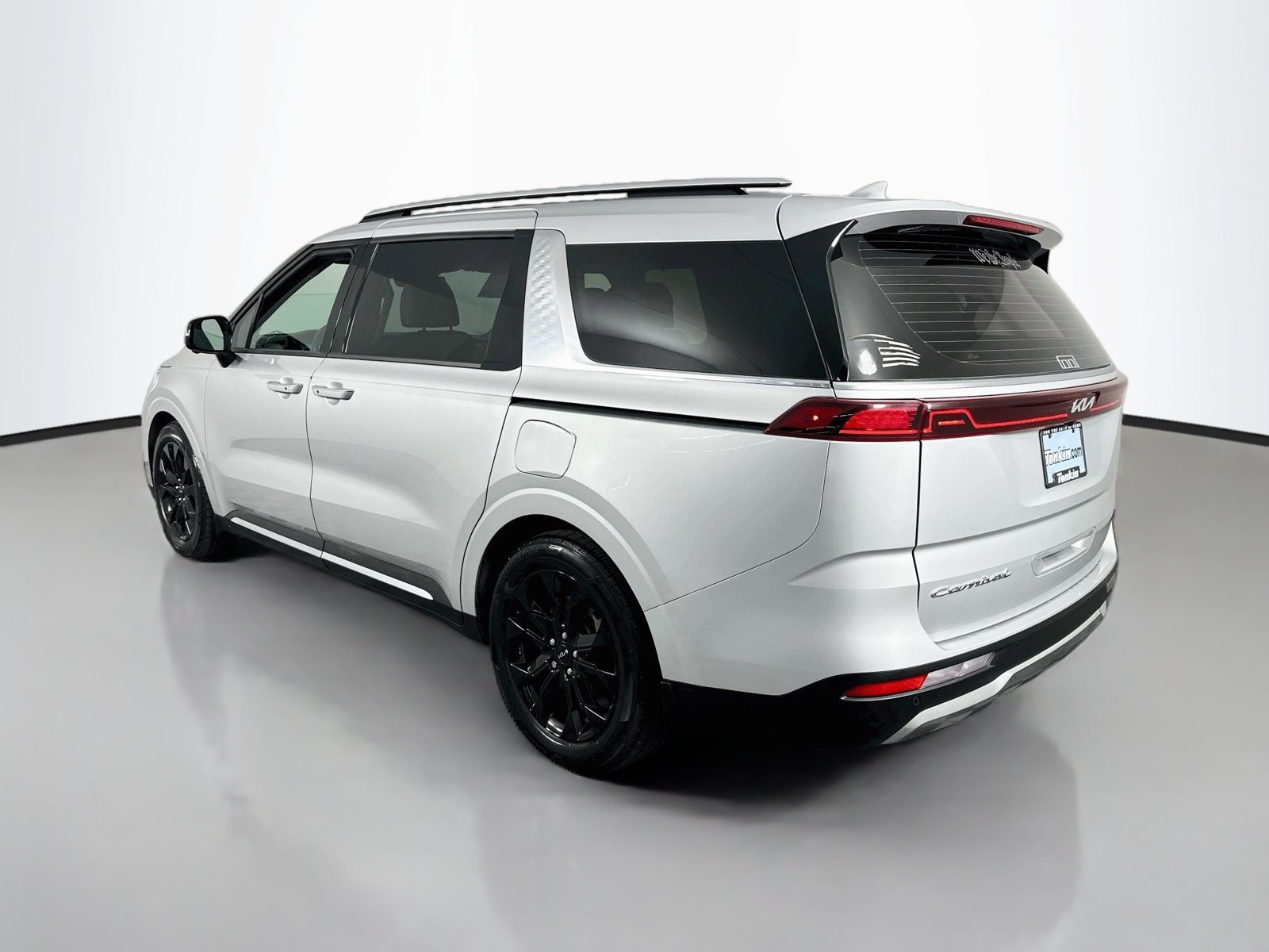Used 2022 Kia Carnival SX FWD image 5