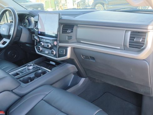 Certified 2024 Ford Expedition Max XLT image 40