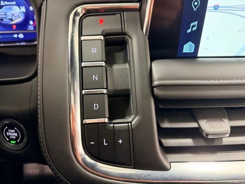 Certified 2024 Chevrolet Suburban Z71 w/ Luxury Package image 18