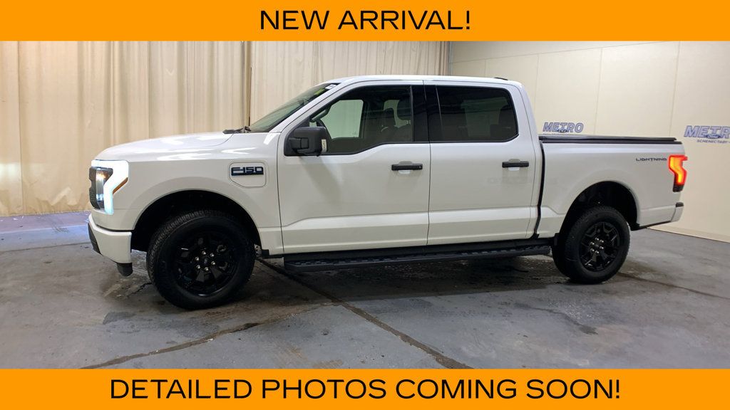 Used 2025 Ford F150 Lightning XLT AWD/4WD image 6
