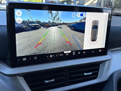 Used 2025 Ford Explorer Active w/ Active Comfort Package image 30