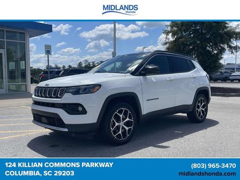Used 2024 Jeep Compass Limited AWD/4WD image 3