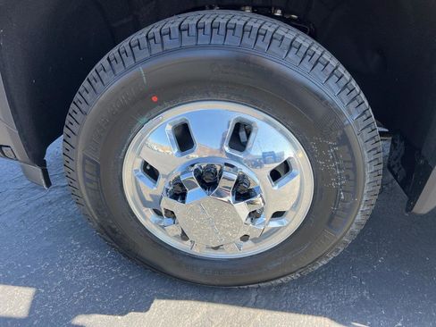 New 2025 GMC Sierra 3500 Denali image 9