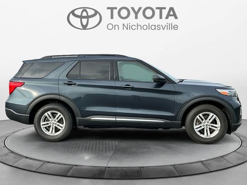 Used 2022 Ford Explorer XLT w/ Equipment Group 202A AWD/4WD image 6