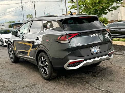 Used 2025 Kia Sportage EX FWD image 8