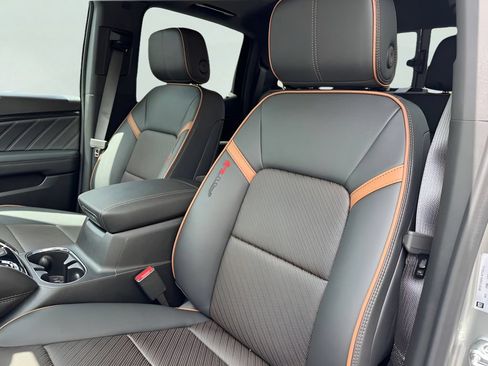New 2026 GMC Canyon AT4 w/ Technology Plus Package AWD/4WD image 8