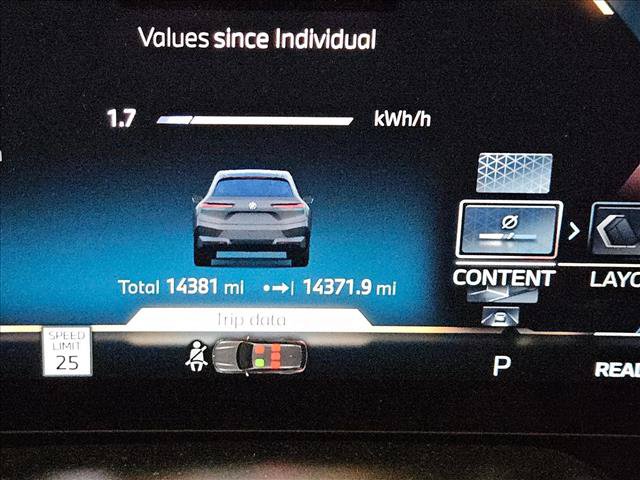 Used 2024 BMW iX xDrive50 w/ Sport Package AWD/4WD image 10
