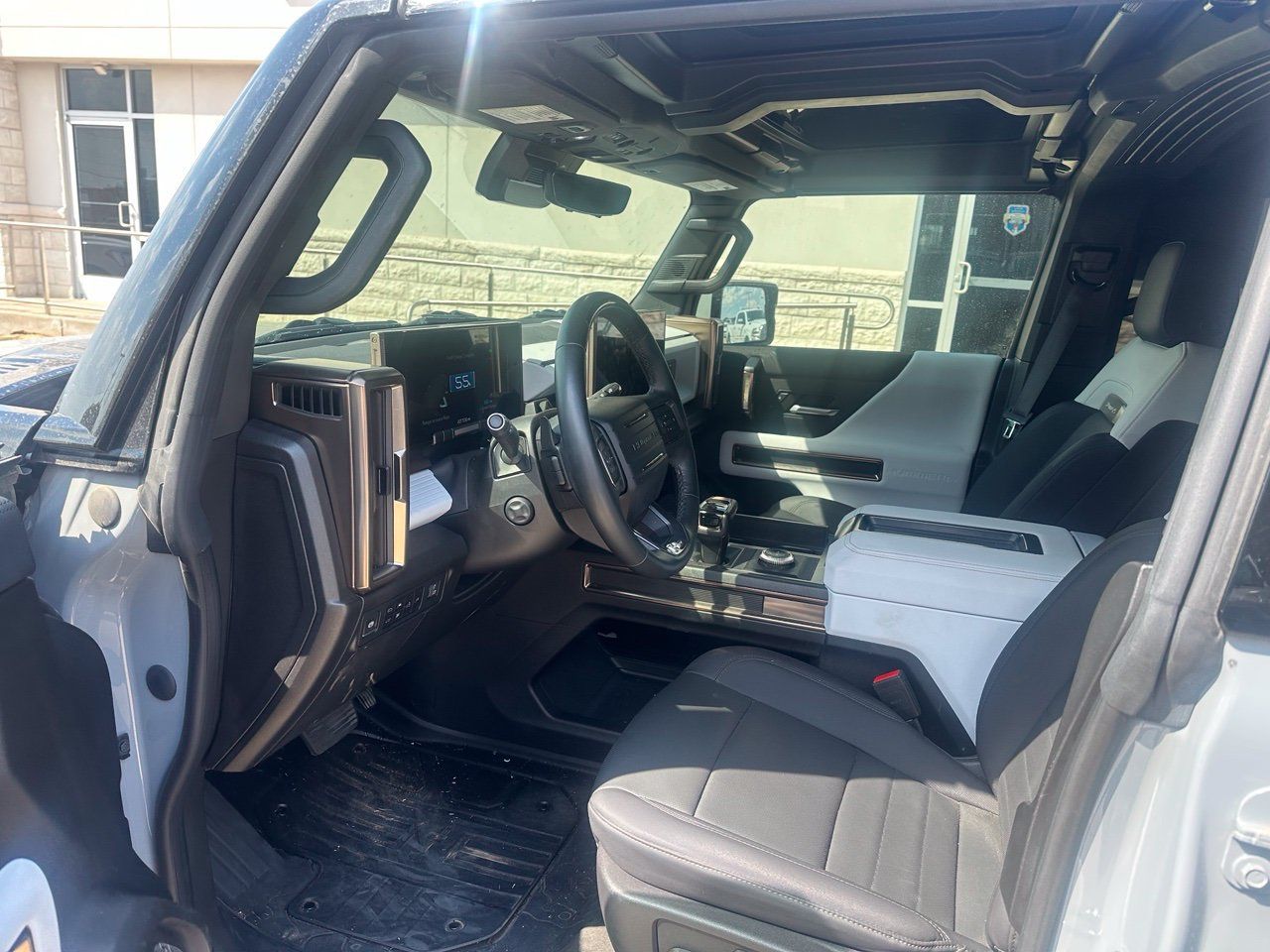 Used 2024 GMC Hummer EV 2X w/ Extreme Off-Road Package AWD/4WD image 9