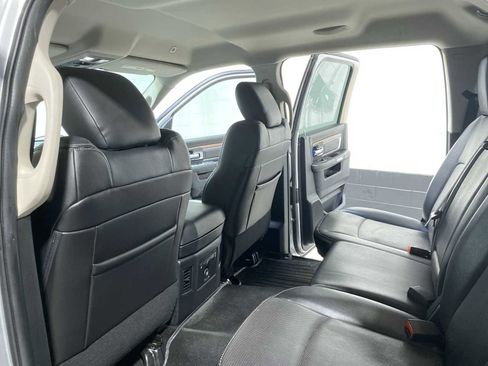 Used 2017 RAM 1500 Laramie w/ Convenience Group AWD/4WD image 12