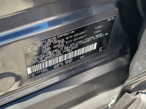 Used 2025 Toyota RAV4 LE image 31