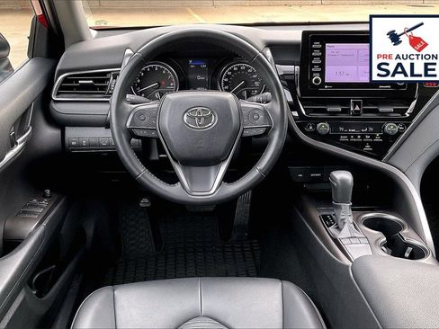 Used 2023 Toyota Camry SE image 5