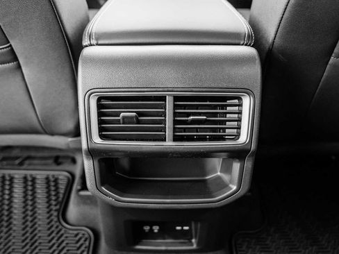 New 2026 Volkswagen Atlas Cross Sport SE image 37