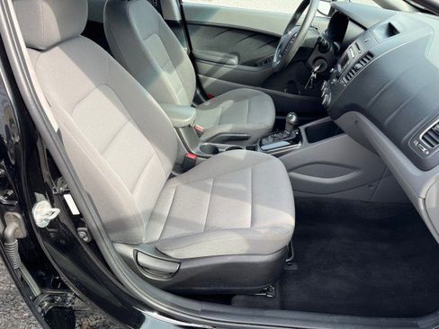 Used 2017 Kia Forte LX image 18