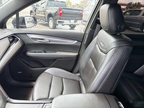 Used 2022 Cadillac XT6 Luxury FWD image 17