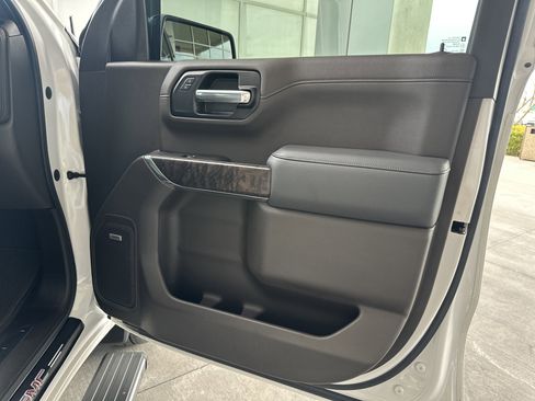 Used 2020 GMC Sierra 1500 Denali w/ Denali Ultimate Package image 12