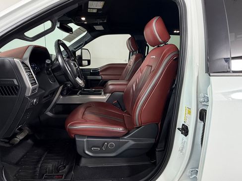 Used 2021 Ford F250 Platinum w/ FX4 Off-Road Package image 5