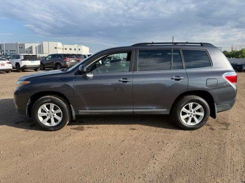Used 2013 Toyota Highlander SE AWD/4WD image 2