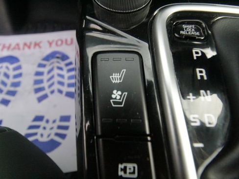 Used 2024 Kia Seltos SX w/ SX Sunroof Package image 3