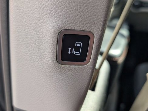 Used 2019 Chrysler Pacifica Touring Plus image 10